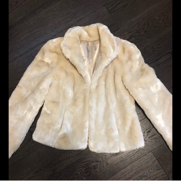 Source Unknown Jackets & Blazers - ISO Please help me find this 🤎🤍🤎🤍🤎